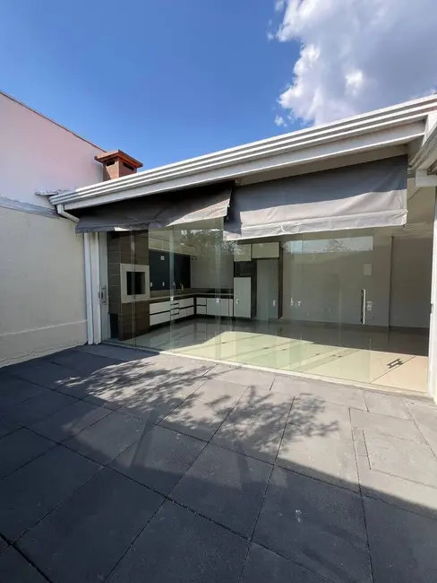 Casa com 3 quartos à venda, 250m2 em Cuiaba - MT - imagem 9 Foto 9 de Casa com 3 quartos à venda, 250m2 em Cuiaba - MT