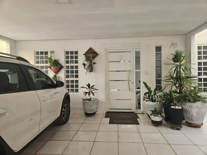 Foto 2 de Casa com 3 quartos à venda, 360m2 em Coxipó, Cuiaba - MT