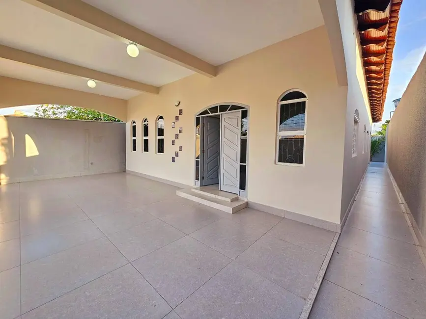 Casa com 3 quartos à venda, 298m2 em Praeiro, Cuiaba - MT - imagem 2 Foto 2 de Casa com 3 quartos à venda, 298m2 em Praeiro, Cuiaba - MT