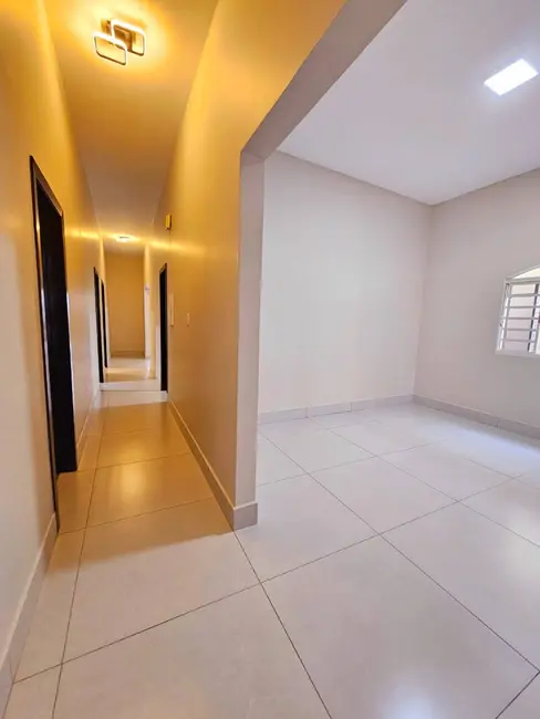 Casa com 3 quartos à venda, 298m2 em Praeiro, Cuiaba - MT - imagem 5 Foto 5 de Casa com 3 quartos à venda, 298m2 em Praeiro, Cuiaba - MT