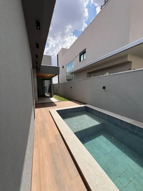 Foto 2 de Casa de Condomínio à venda, 160m2 em Cuiaba - MT