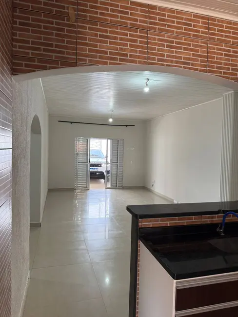 Casa com 3 quartos à venda, 360m2 em Canelas, Varzea Grande - MT - imagem 5 Foto 5 de Casa com 3 quartos à venda, 360m2 em Canelas, Varzea Grande - MT