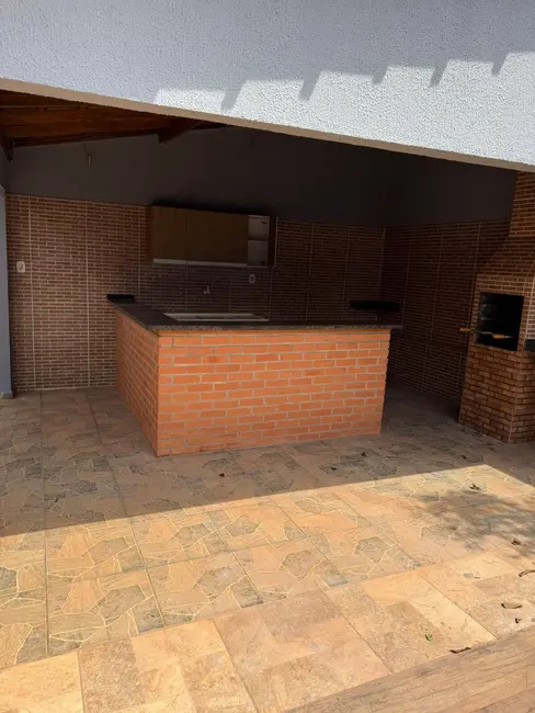Casa com 3 quartos à venda, 360m2 em Canelas, Varzea Grande - MT - imagem 8 Foto 8 de Casa com 3 quartos à venda, 360m2 em Canelas, Varzea Grande - MT