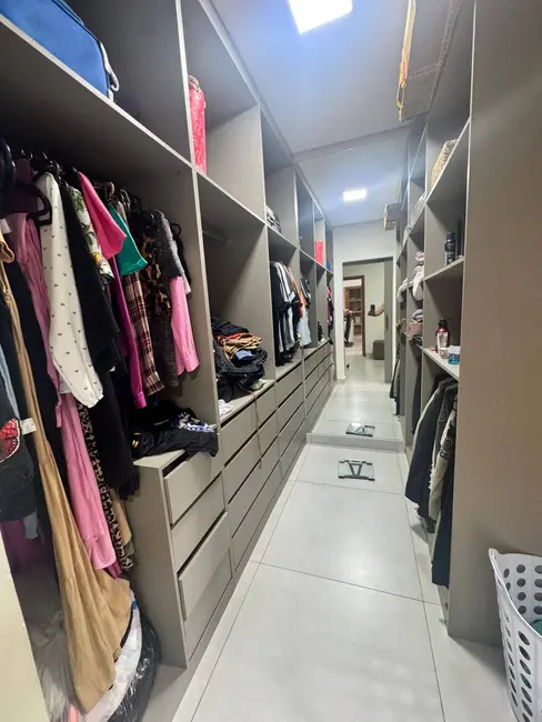 Foto 7 de Casa com 3 quartos para alugar, 300m2 em Coophema, Cuiaba - MT