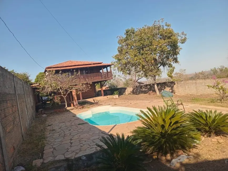 Casa com 3 quartos à venda, 600m2 em Núcleo Habitacional Sucuri, Cuiaba - MT - imagem 2 Foto 2 de Casa com 3 quartos à venda, 600m2 em Núcleo Habitacional Sucuri, Cuiaba - MT