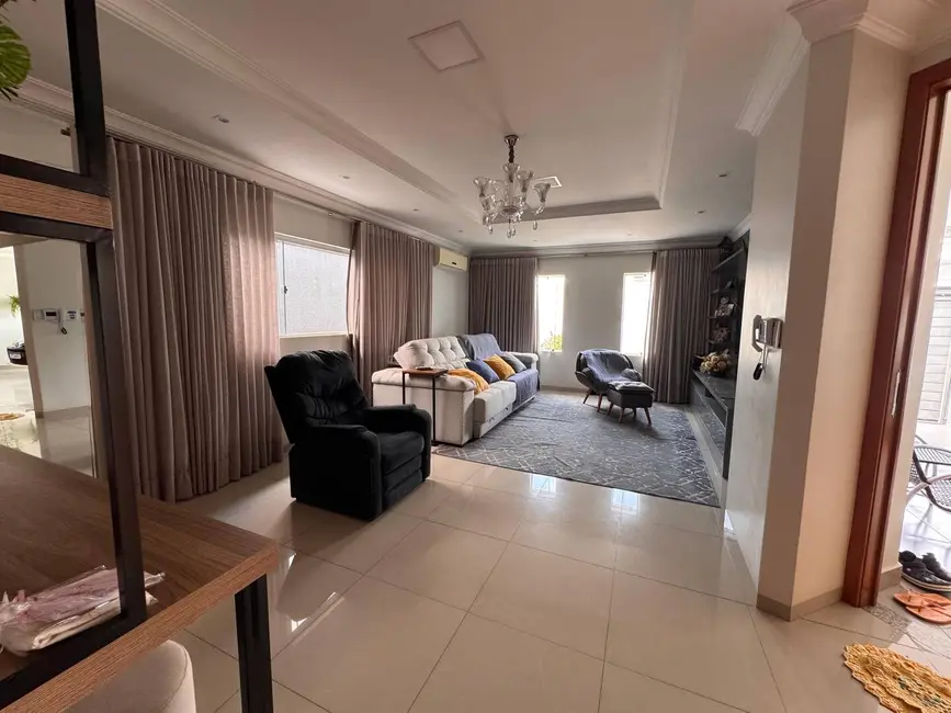 Casa com 4 quartos à venda, 360m2 em Jardim Shangri-Lá, Cuiaba - MT - imagem 7 Foto 7 de Casa com 4 quartos à venda, 360m2 em Jardim Shangri-Lá, Cuiaba - MT