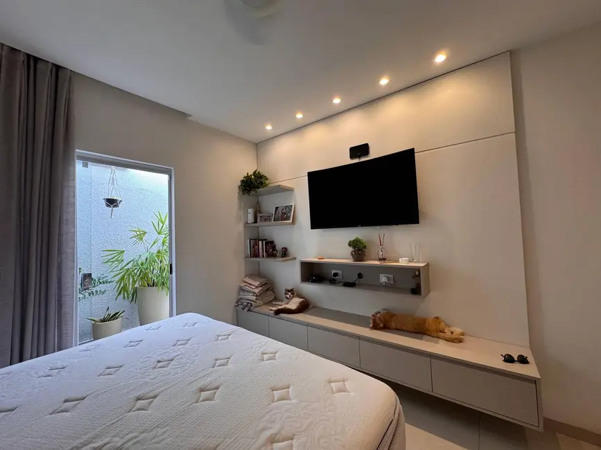 Casa com 4 quartos à venda, 360m2 em Jardim Shangri-Lá, Cuiaba - MT - imagem 5 Foto 5 de Casa com 4 quartos à venda, 360m2 em Jardim Shangri-Lá, Cuiaba - MT