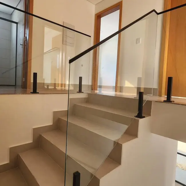 Casa com 3 quartos à venda, 135m2 em Jardim Tropical, Cuiaba - MT - imagem 3 Foto 3 de Casa com 3 quartos à venda, 135m2 em Jardim Tropical, Cuiaba - MT