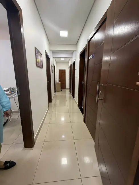 Sala Comercial à venda, 519m2 em Cristo Rei, Varzea Grande - MT - imagem 2 Foto 2 de Sala Comercial à venda, 519m2 em Cristo Rei, Varzea Grande - MT