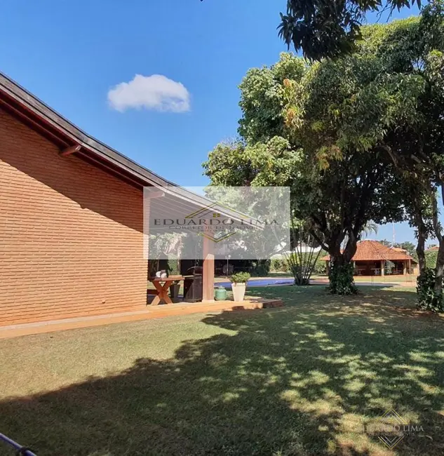 Casa com 4 quartos à venda, 2065m2 em Santa Cruz Do Rio Pardo - SP - imagem 3 Foto 3 de Casa com 4 quartos à venda, 2065m2 em Santa Cruz Do Rio Pardo - SP