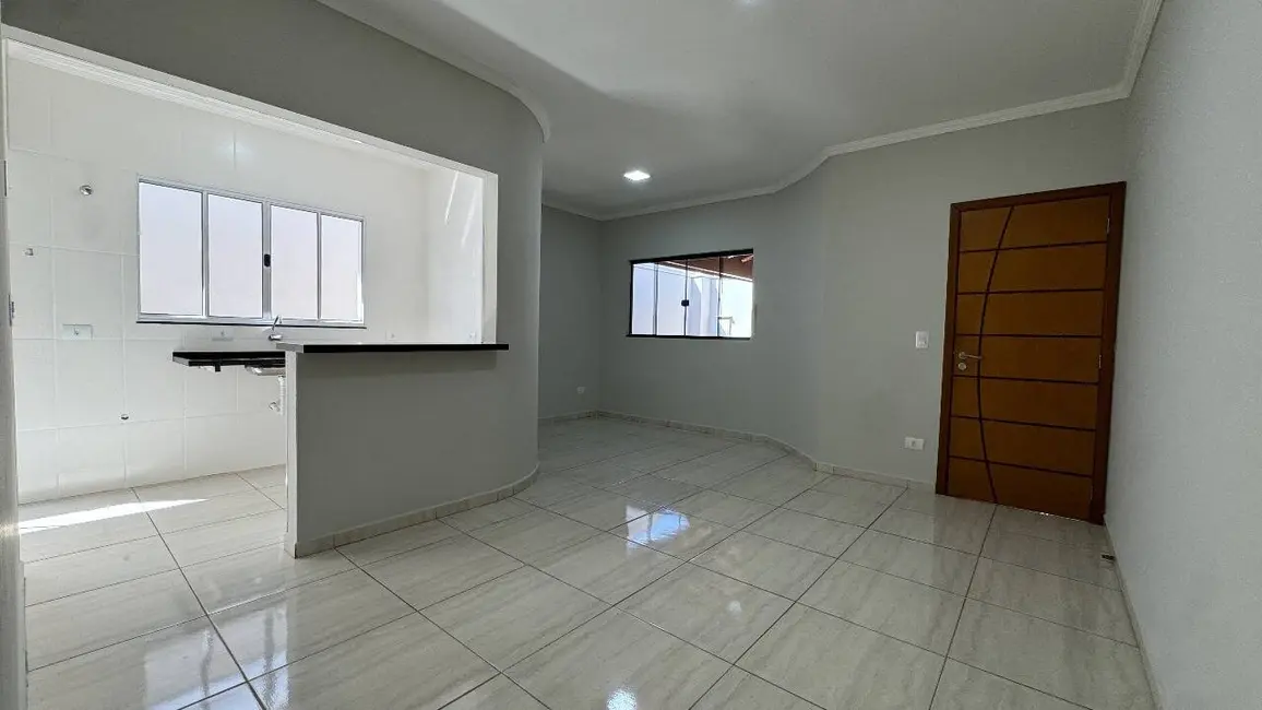 Foto 2 de Casa com 2 quartos à venda, 110m2 em Jardim Santa Marta III, Salto - SP