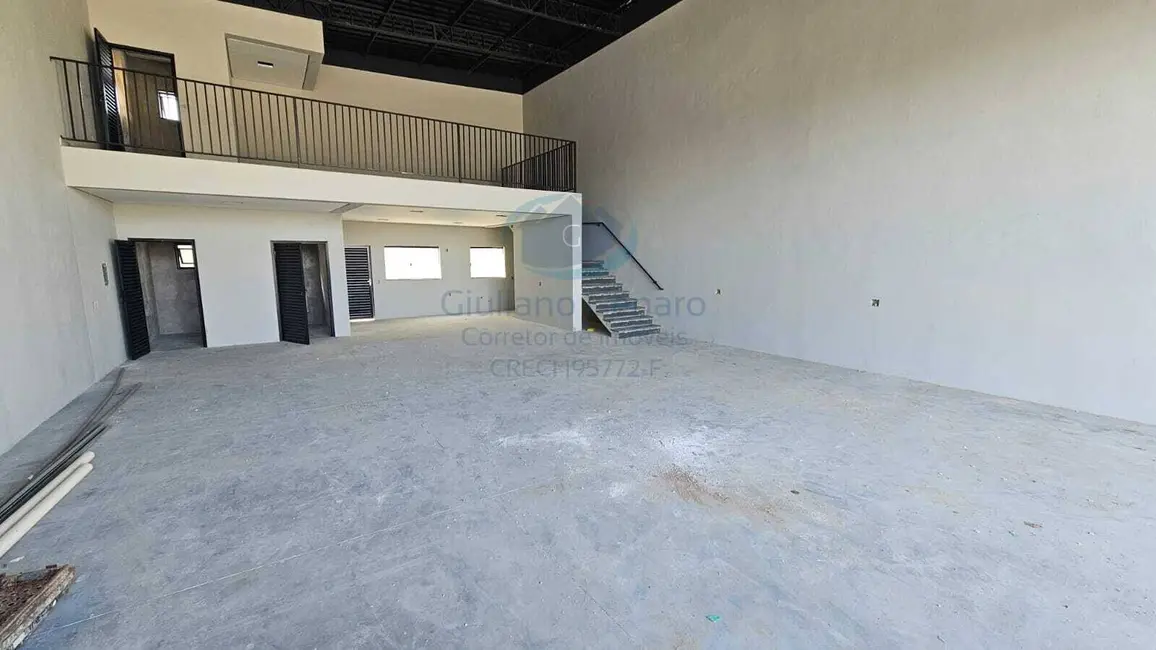 Armazém / Galpão para alugar, 227m2 em Salto - SP - imagem 2 Foto 2 de Armazém / Galpão para alugar, 227m2 em Salto - SP