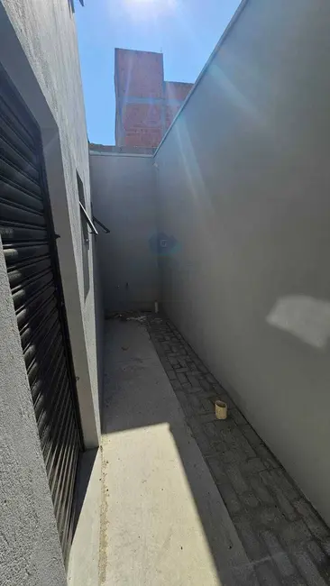 Armazém / Galpão para alugar, 227m2 em Salto - SP - imagem 9 Foto 9 de Armazém / Galpão para alugar, 227m2 em Salto - SP