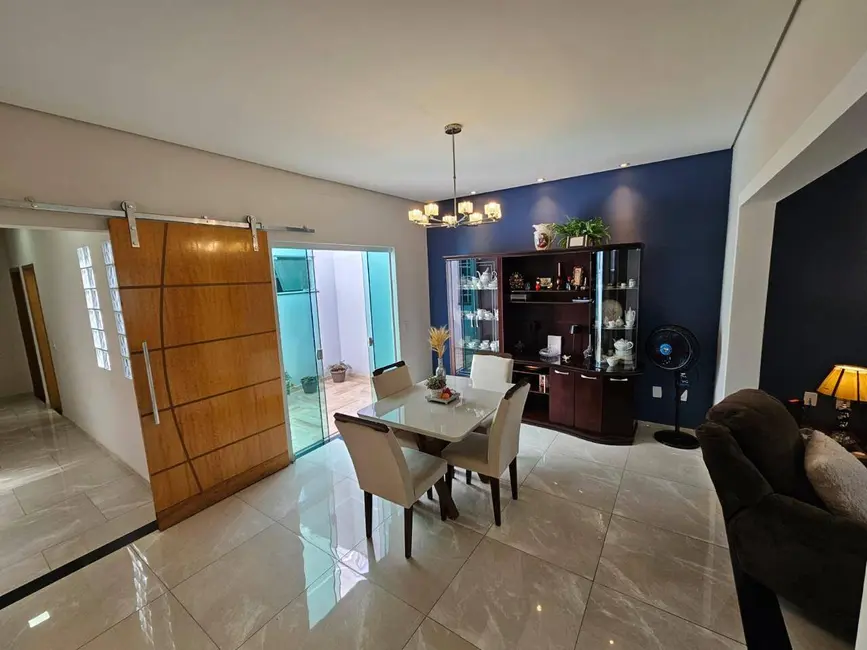 Foto 2 de Casa com 3 quartos à venda, 149m2 em Jardim Europa, Indaiatuba - SP