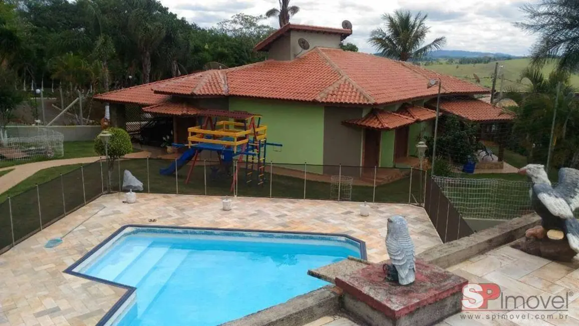 Foto 1 de Casa com 3 quartos à venda, 650m2 em Piracaia - SP