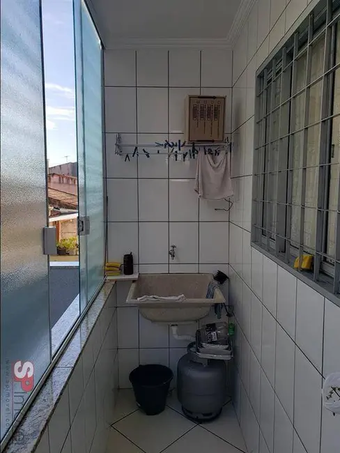 Casa com 3 quartos à venda, 202m2 em Sao Bernardo Do Campo - SP - imagem 4 Foto 4 de Casa com 3 quartos à venda, 202m2 em Sao Bernardo Do Campo - SP