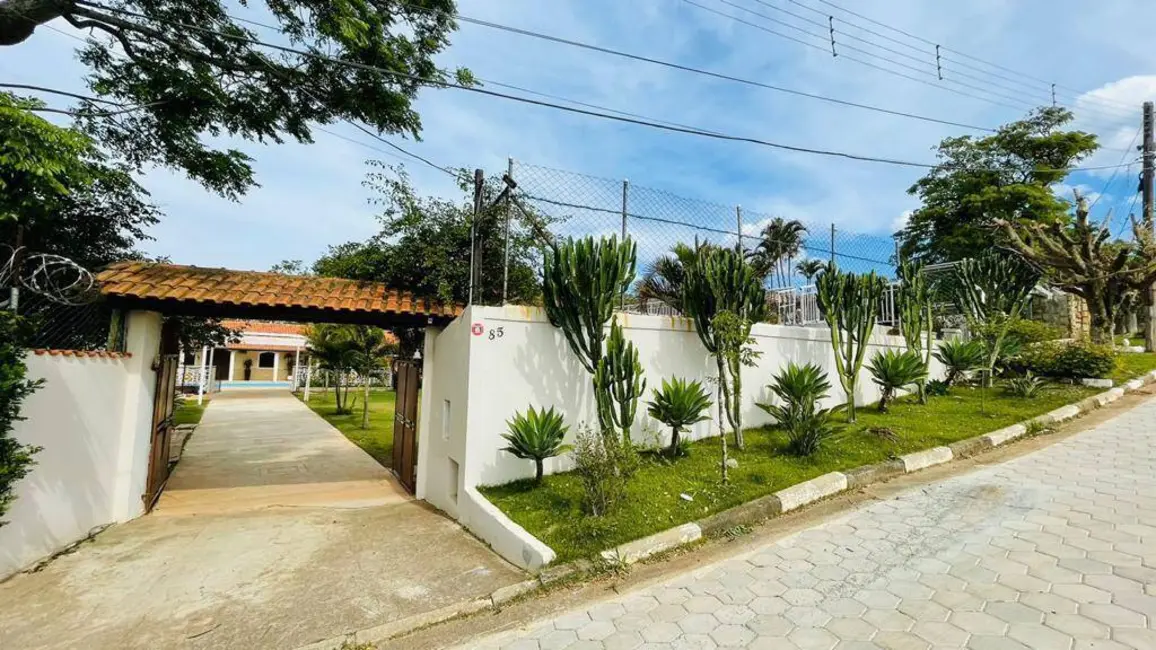 Chácara com 4 quartos à venda, 1200m2 em Guarulhos - SP - imagem 1 Foto 1 de Chácara com 4 quartos à venda, 1200m2 em Guarulhos - SP