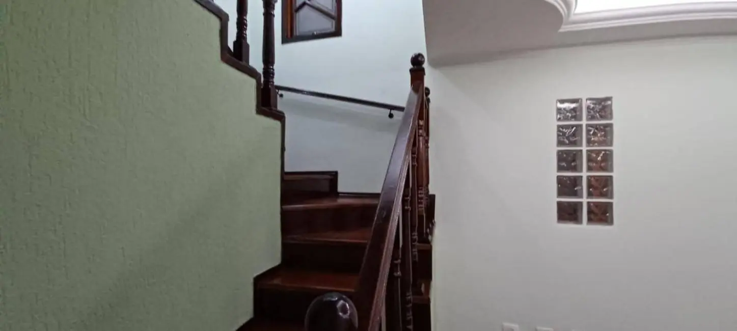 Foto 1 de Casa com 4 quartos à venda e para alugar, 220m2 em Parque Renato Maia, Guarulhos - SP