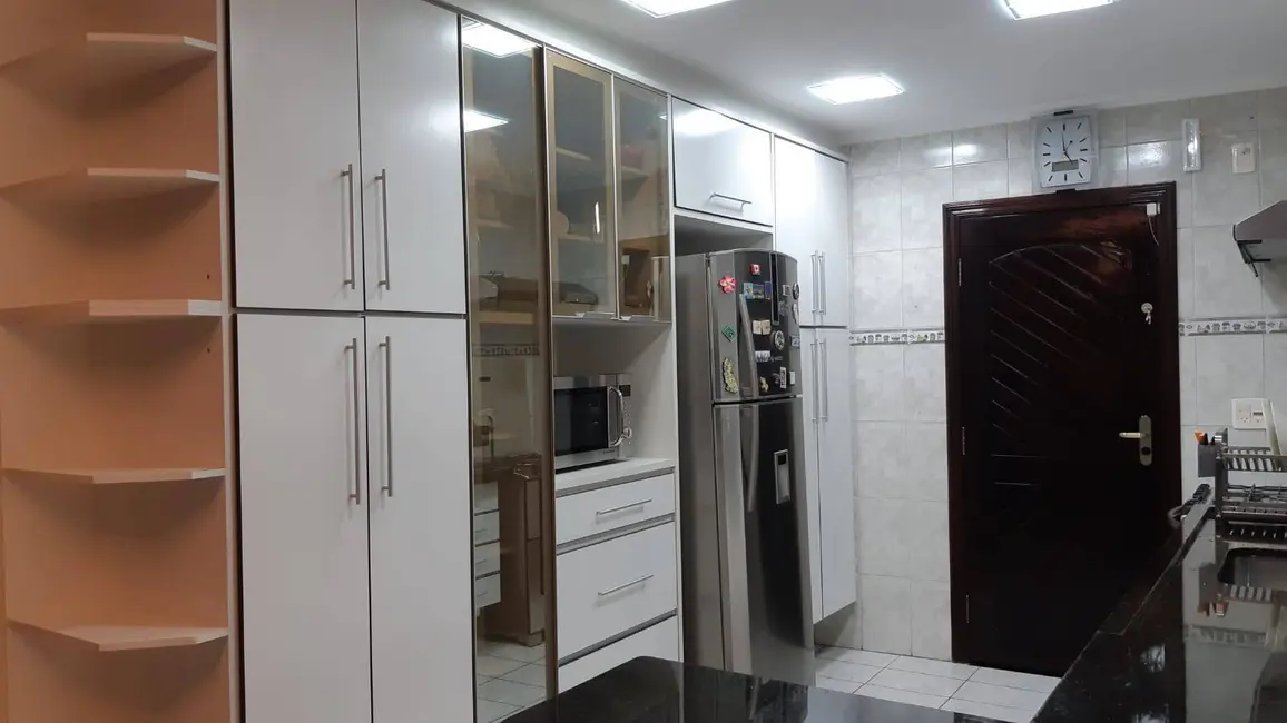 Casa com 3 quartos à venda, 164m2 em Jardim Vila Galvão, Guarulhos - SP - imagem 5 Foto 5 de Casa com 3 quartos à venda, 164m2 em Jardim Vila Galvão, Guarulhos - SP