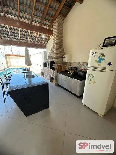 Casa com 3 quartos à venda, 313m2 em Jardim Cocaia, Guarulhos - SP - imagem 8 Foto 8 de Casa com 3 quartos à venda, 313m2 em Jardim Cocaia, Guarulhos - SP
