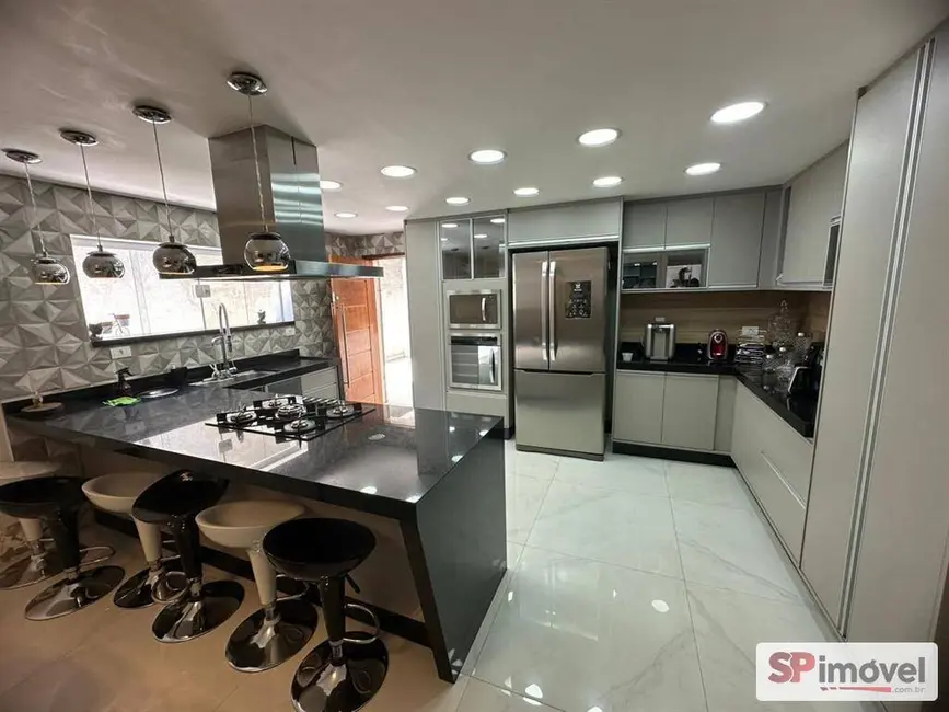 Casa com 3 quartos à venda, 313m2 em Jardim Cocaia, Guarulhos - SP - imagem 5 Foto 5 de Casa com 3 quartos à venda, 313m2 em Jardim Cocaia, Guarulhos - SP
