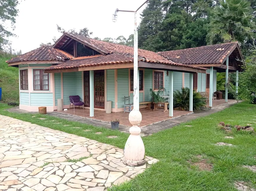 Casa com 4 quartos para alugar em Santa Isabel - SP - imagem 2 Foto 2 de Casa com 4 quartos para alugar em Santa Isabel - SP