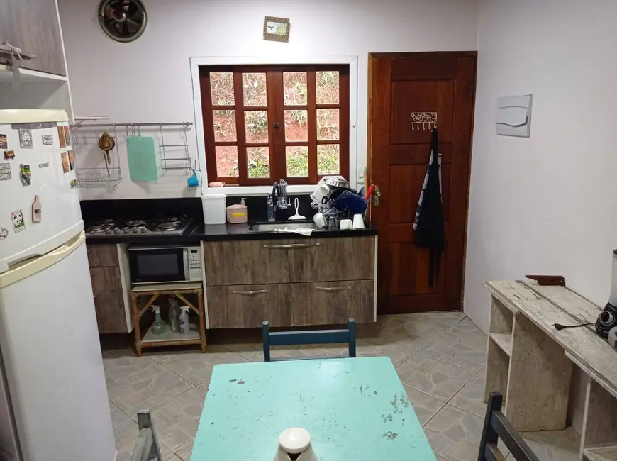 Casa com 4 quartos para alugar em Santa Isabel - SP - imagem 9 Foto 9 de Casa com 4 quartos para alugar em Santa Isabel - SP