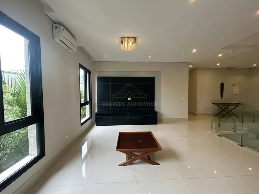 Foto 4 de Casa de Condomínio com 4 quartos para alugar, 525m2 em Alphaville, Santana De Parnaiba - SP