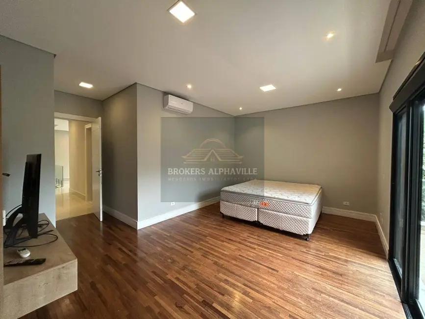 Foto 2 de Casa de Condomínio com 4 quartos para alugar, 525m2 em Alphaville, Santana De Parnaiba - SP