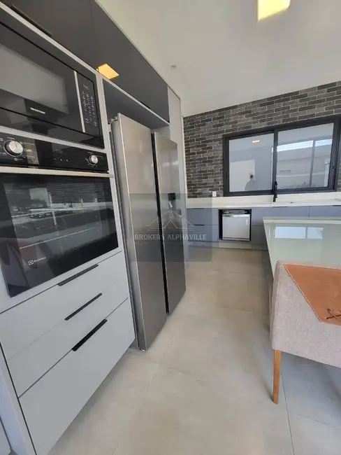 Foto 2 de Casa de Condomínio com 4 quartos para alugar, 450m2 em Alphaville, Santana De Parnaiba - SP