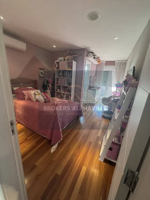 Casa de Condomínio com 4 quartos à venda, 420m2 em Centro Comercial Jubran, Barueri - SP - imagem 4 Foto 4 de Casa de Condomínio com 4 quartos à venda, 420m2 em Centro Comercial Jubran, Barueri - SP