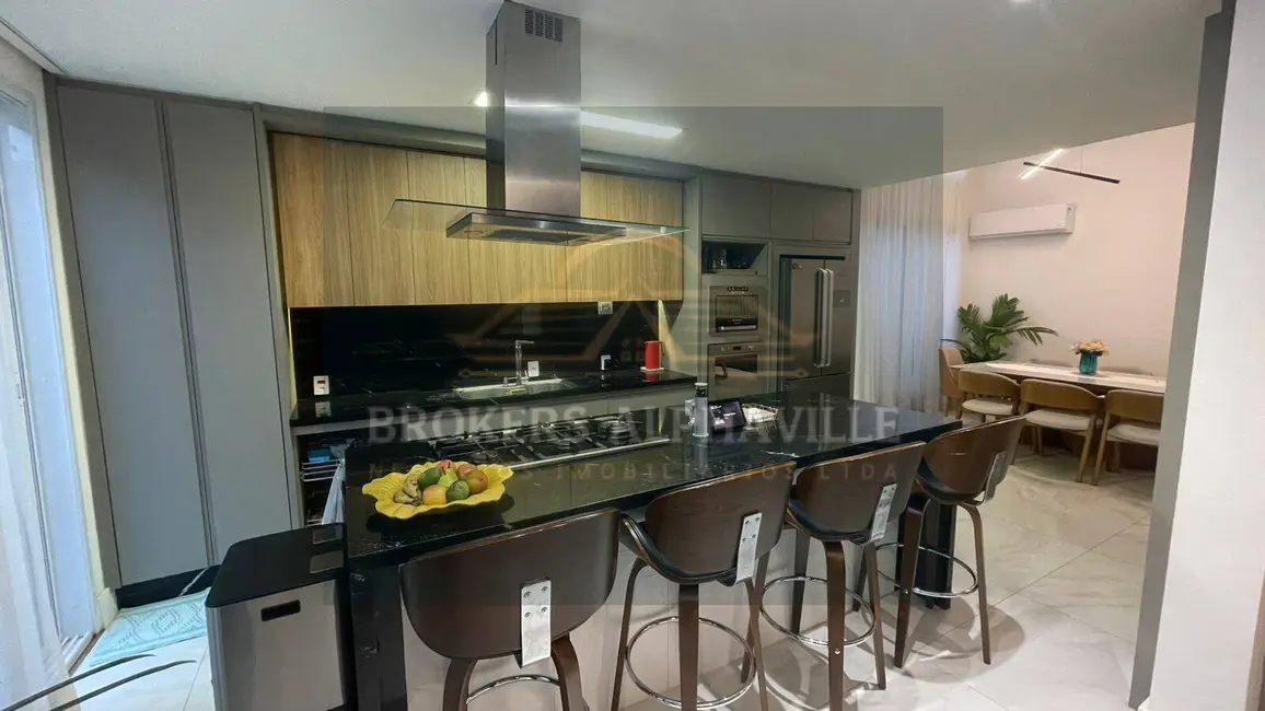Foto 4 de Casa de Condomínio com 4 quartos à venda, 300m2 em Alphaville, Santana De Parnaiba - SP