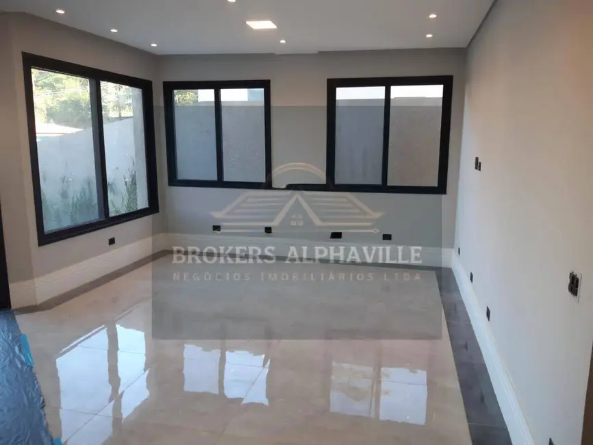 Casa com 4 quartos à venda e para alugar, 360m2 em Parque Sinai, Santana De Parnaiba - SP - imagem 3 Foto 3 de Casa com 4 quartos à venda e para alugar, 360m2 em Parque Sinai, Santana De Parnaiba - SP