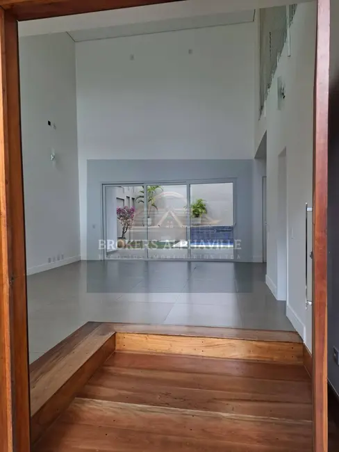 Casa de Condomínio com 3 quartos para alugar, 364m2 em Parque Sinai, Santana De Parnaiba - SP - imagem 4 Foto 4 de Casa de Condomínio com 3 quartos para alugar, 364m2 em Parque Sinai, Santana De Parnaiba - SP