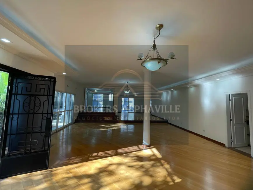 Casa de Condomínio com 5 quartos para alugar, 560m2 em Barueri - SP - imagem 5 Foto 5 de Casa de Condomínio com 5 quartos para alugar, 560m2 em Barueri - SP