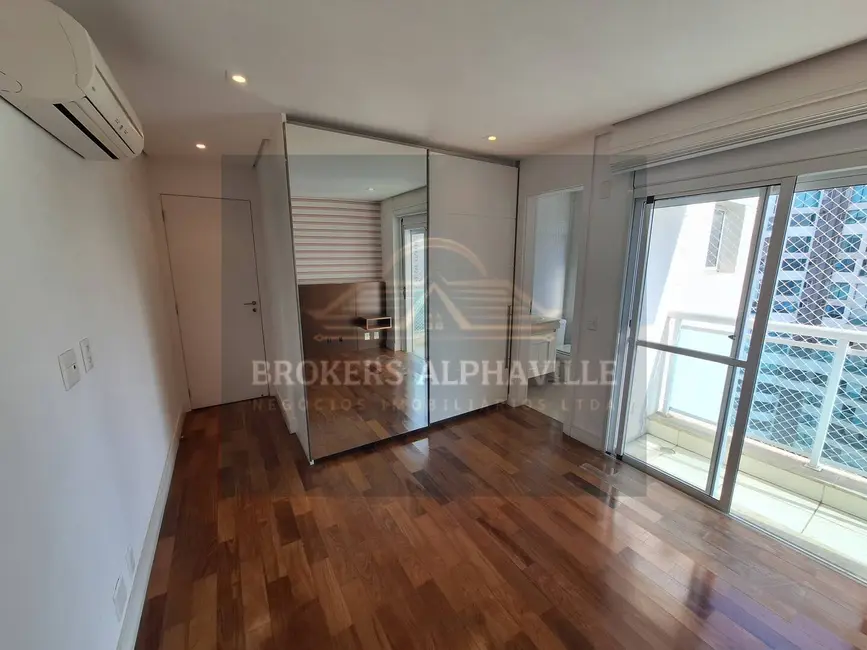 Foto 3 de Apartamento com 3 quartos para alugar, 261m2 em Alphaville Empresarial, Barueri - SP