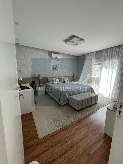 Casa de Condomínio com 4 quartos para alugar, 420m2 em Alphaville, Santana De Parnaiba - SP - imagem 8 Foto 8 de Casa de Condomínio com 4 quartos para alugar, 420m2 em Alphaville, Santana De Parnaiba - SP