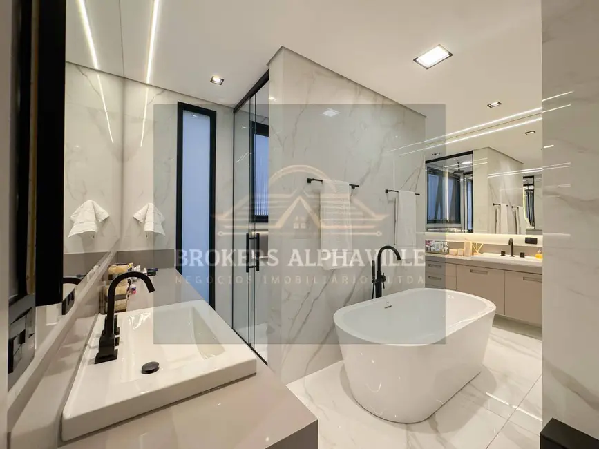 Foto 3 de Casa de Condomínio com 5 quartos à venda, 910m2 em Barueri - SP