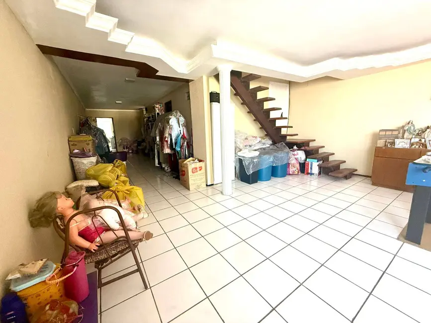 Foto 3 de Casa com 5 quartos à venda, 270m2 em Parquelândia, Fortaleza - CE