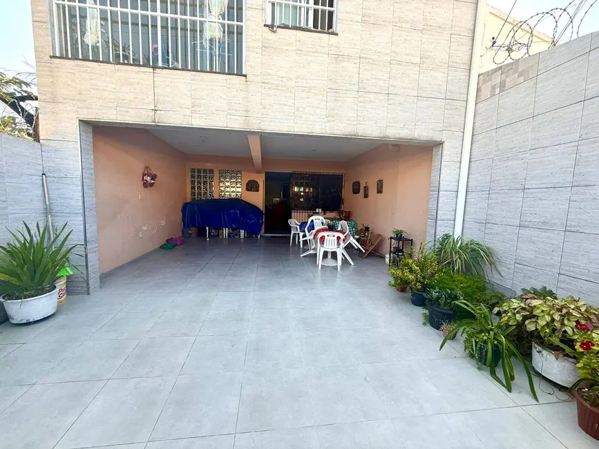 Foto 2 de Casa com 5 quartos à venda, 270m2 em Parquelândia, Fortaleza - CE