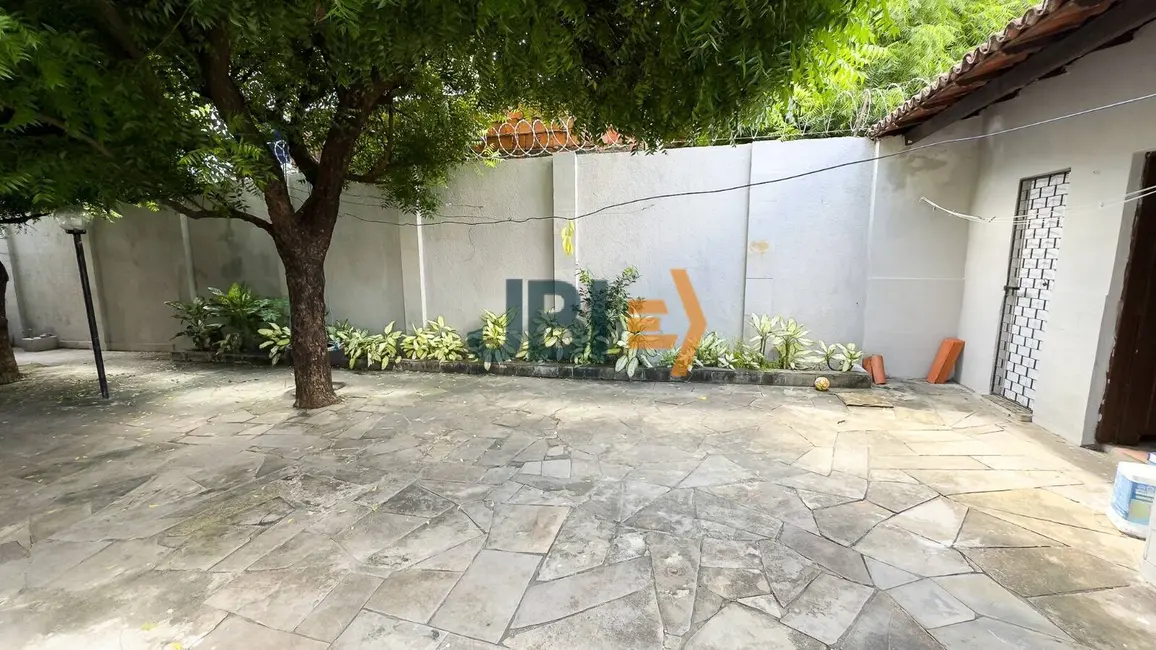 Casa com 4 quartos à venda, 888m2 em Pici, Fortaleza - CE - imagem 3 Foto 3 de Casa com 4 quartos à venda, 888m2 em Pici, Fortaleza - CE