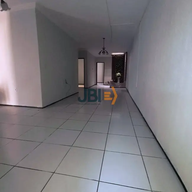 Casa com 3 quartos à venda, 330m2 em Padre Andrade, Fortaleza - CE - imagem 6 Foto 6 de Casa com 3 quartos à venda, 330m2 em Padre Andrade, Fortaleza - CE