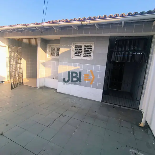 Casa com 3 quartos à venda, 330m2 em Padre Andrade, Fortaleza - CE - imagem 2 Foto 2 de Casa com 3 quartos à venda, 330m2 em Padre Andrade, Fortaleza - CE