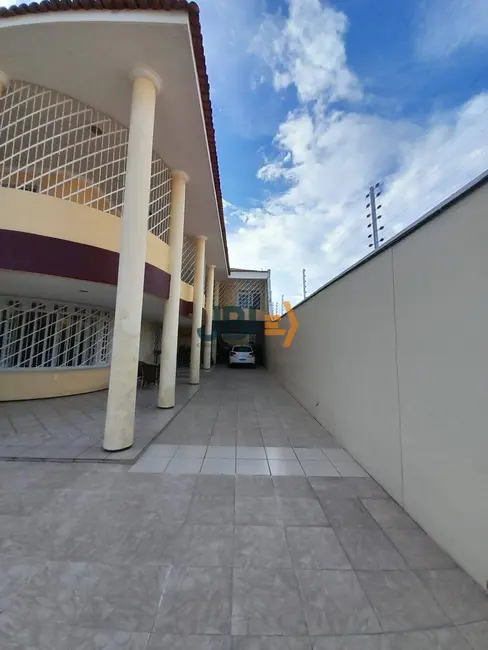 Foto 3 de Casa com 4 quartos à venda, 360m2 em Amadeu Furtado, Fortaleza - CE