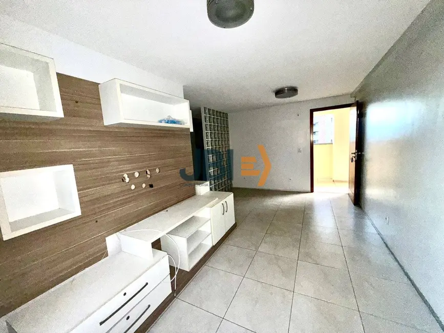 Foto 3 de Apartamento com 3 quartos à venda, 78m2 em Pici, Fortaleza - CE