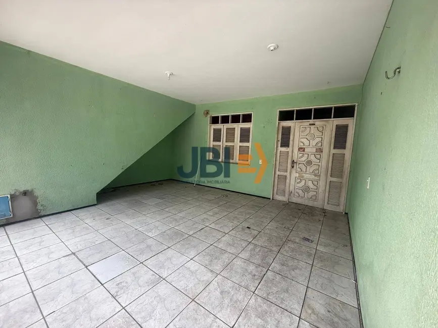 Casa com 6 quartos à venda, 300m2 em Quintino Cunha, Fortaleza - CE - imagem 2 Foto 2 de Casa com 6 quartos à venda, 300m2 em Quintino Cunha, Fortaleza - CE