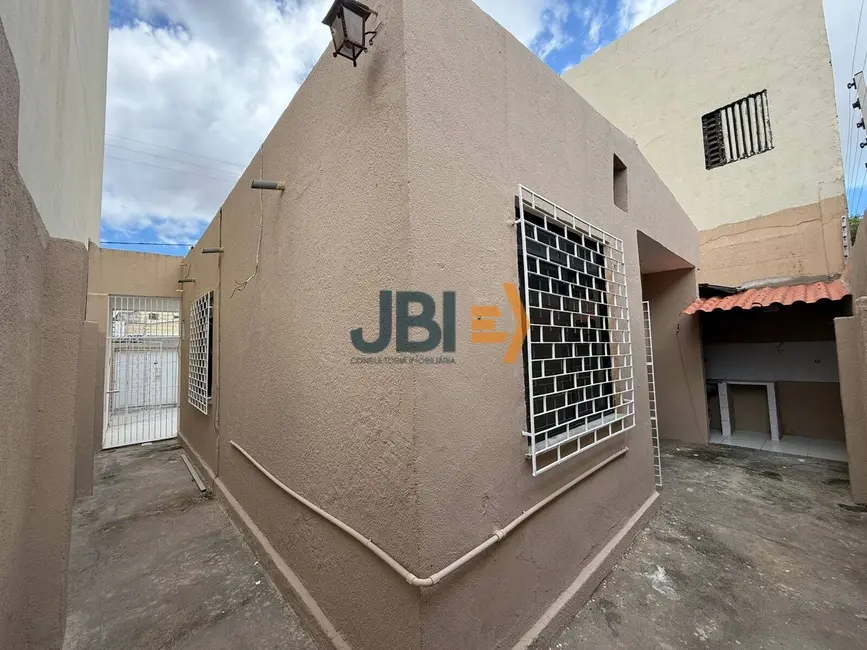 Foto 8 de Casa com 2 quartos para alugar, 200m2 em Amadeu Furtado, Fortaleza - CE