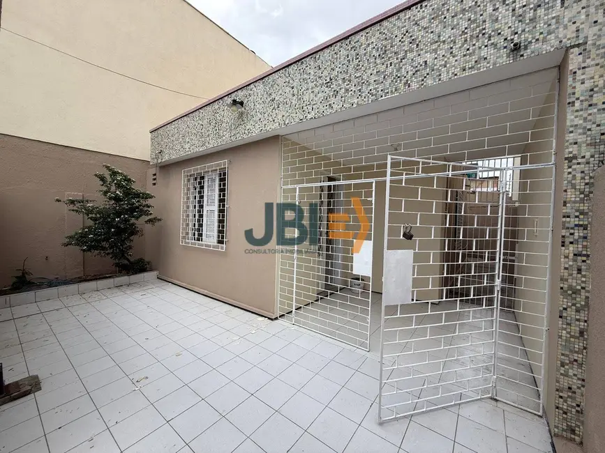 Foto 1 de Casa com 2 quartos para alugar, 200m2 em Amadeu Furtado, Fortaleza - CE