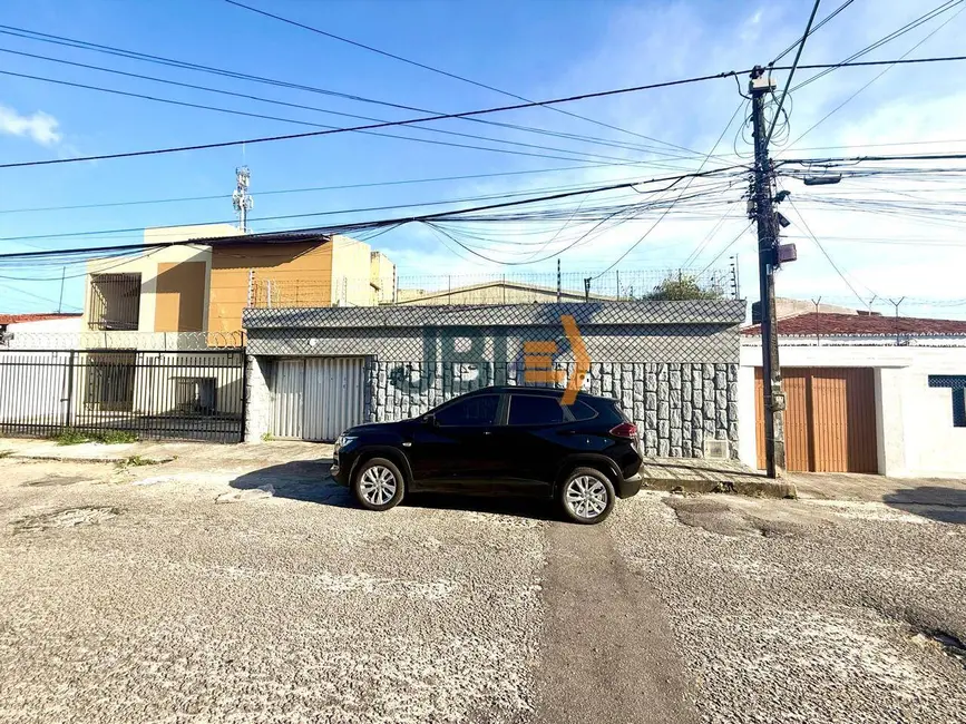 Foto 1 de Casa com 4 quartos à venda e para alugar, 363m2 em Amadeu Furtado, Fortaleza - CE
