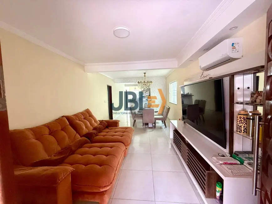 Foto 3 de Casa com 3 quartos à venda, 171m2 em Padre Andrade, Fortaleza - CE